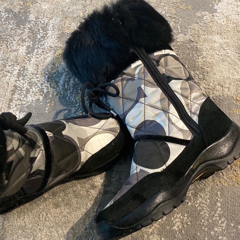 Coach boots